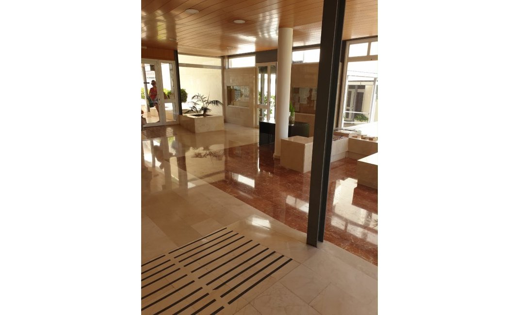 Reventa - Apartamento / Piso -
Albir