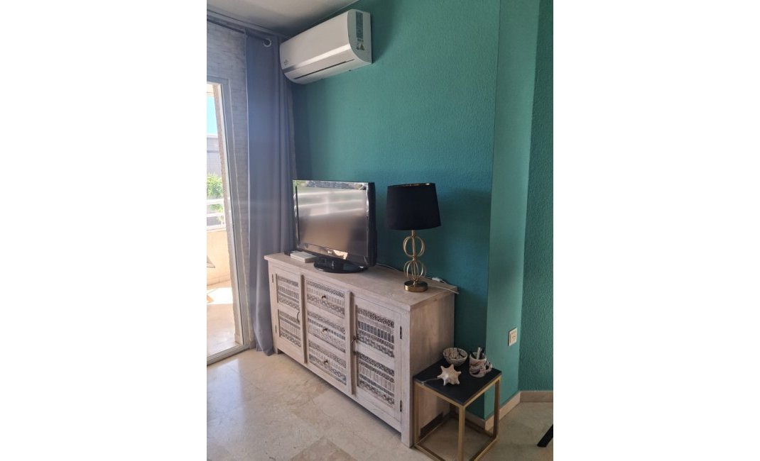 Location à long terme - Appartement -
Albir