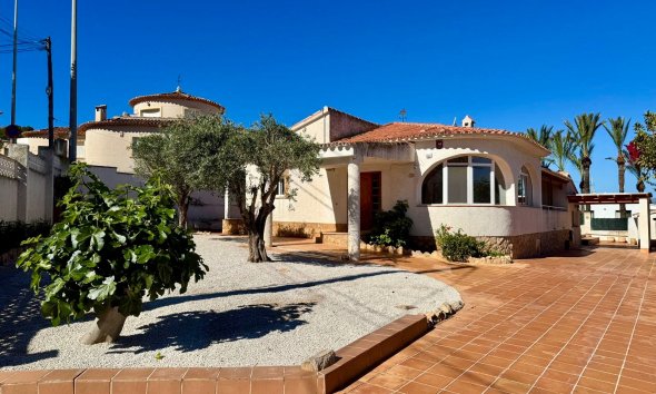 Reventa - Chalet / Villa  -
Albir