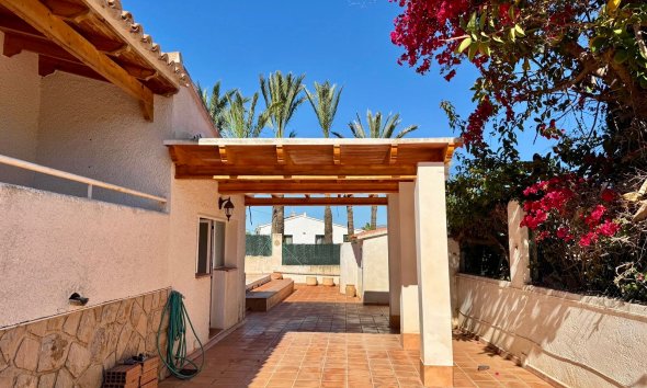 Reventa - Chalet / Villa  -
Albir
