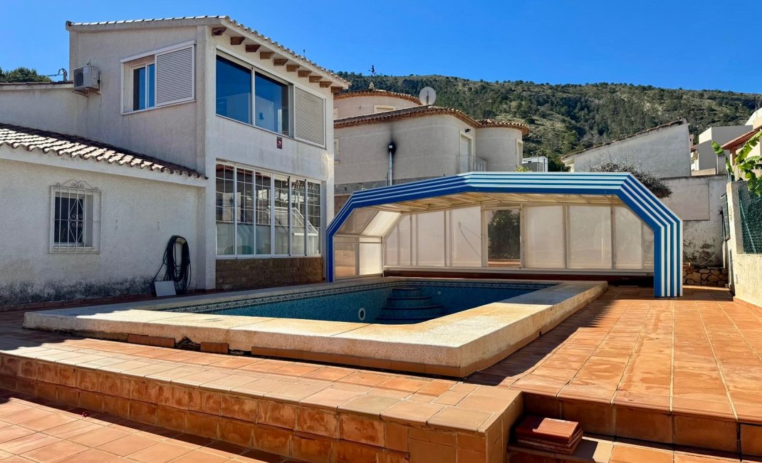 Reventa - Chalet / Villa  -
Albir