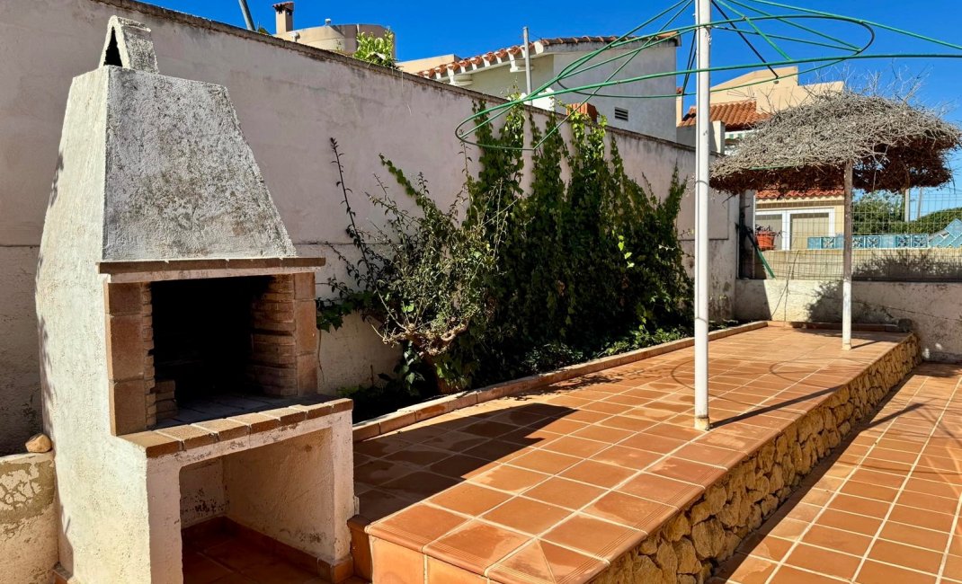 Reventa - Chalet / Villa  -
Albir