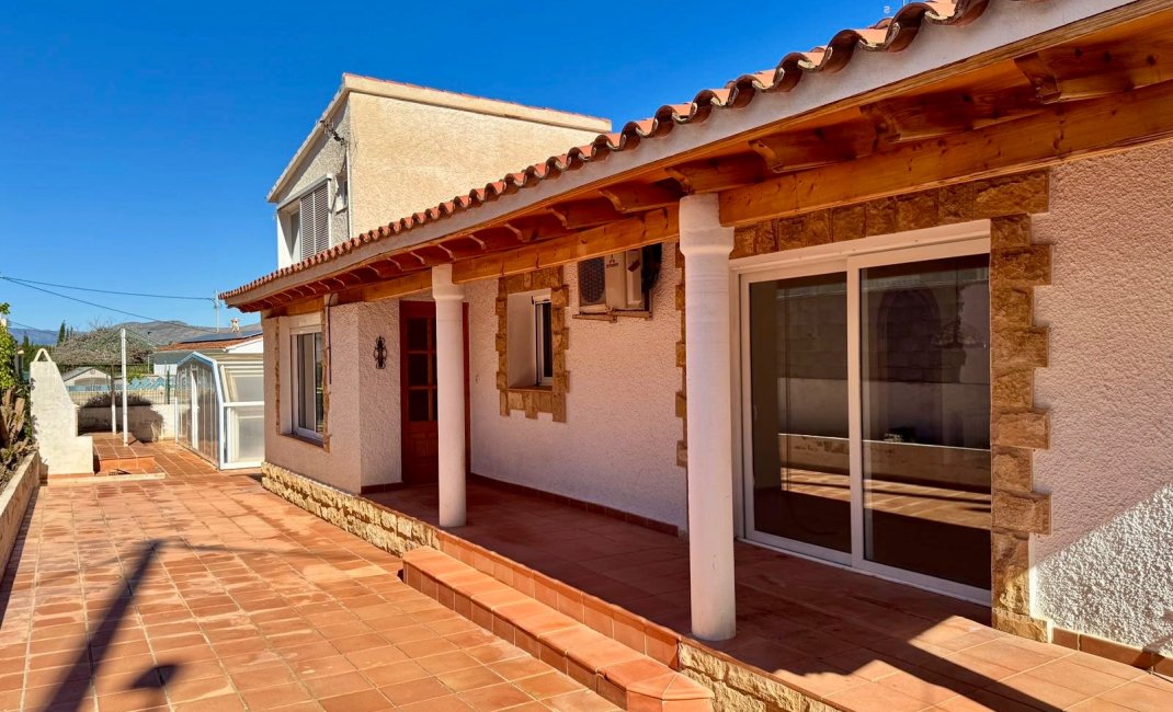 Reventa - Chalet / Villa  -
Albir