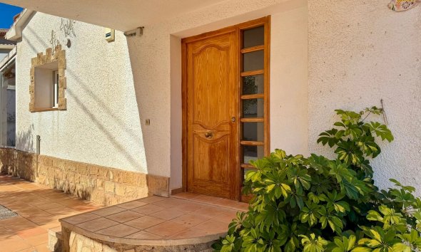 Reventa - Chalet / Villa  -
Albir