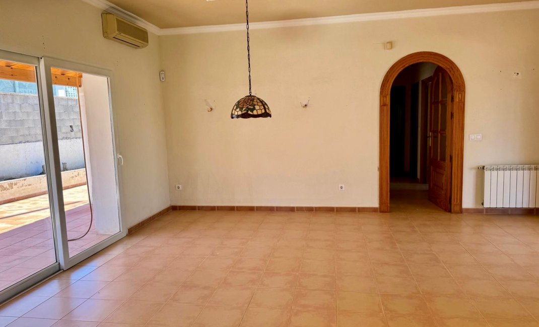 Reventa - Chalet / Villa  -
Albir