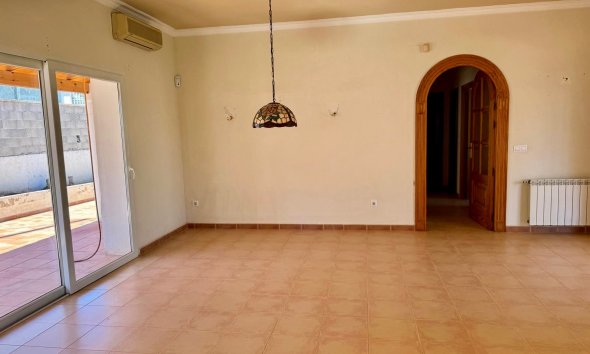 Reventa - Chalet / Villa  -
Albir