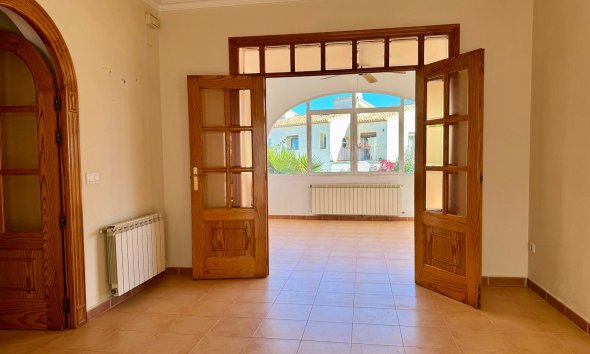 Reventa - Chalet / Villa  -
Albir