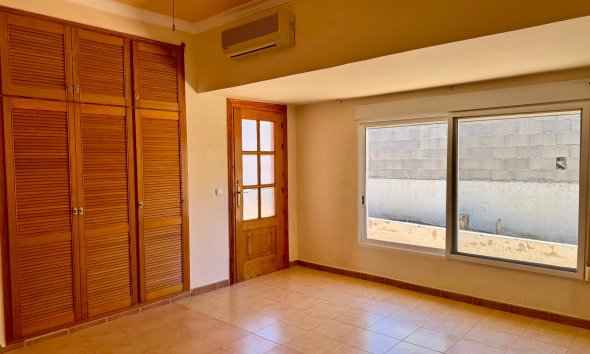Reventa - Chalet / Villa  -
Albir