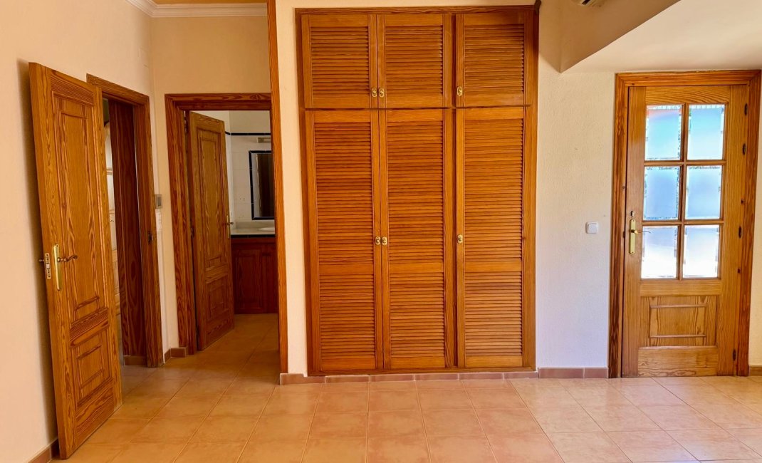 Reventa - Chalet / Villa  -
Albir