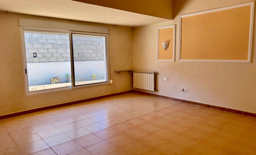 Reventa - Chalet / Villa  -
Albir