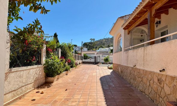 Reventa - Chalet / Villa  -
Albir