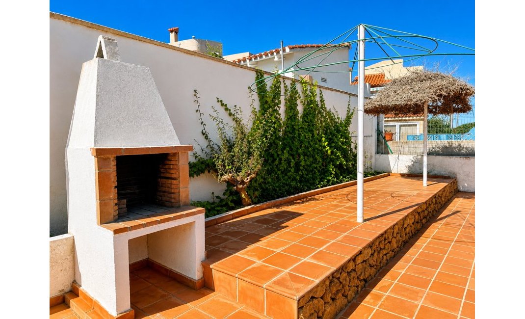 Reventa - Chalet / Villa  -
Albir