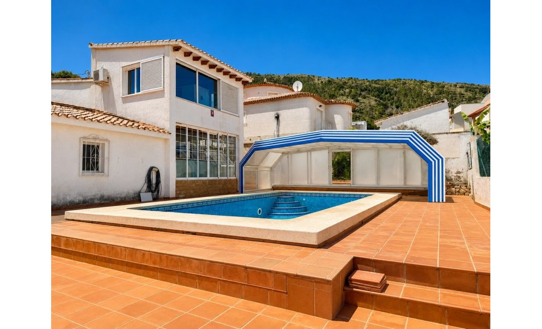 Reventa - Chalet / Villa  -
Albir