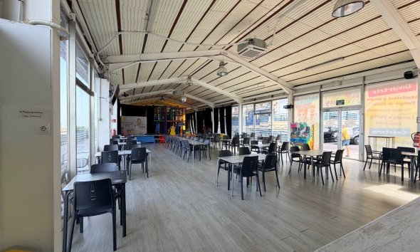  Alquiler larga estancia - Comercial -
La Nucía