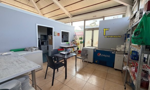  Alquiler larga estancia - Comercial -
La Nucía