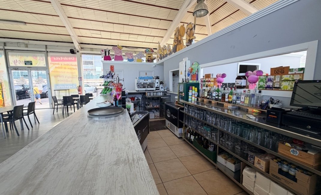  Alquiler larga estancia - Comercial -
La Nucía
