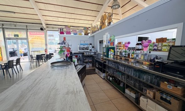  Alquiler larga estancia - Comercial -
La Nucía