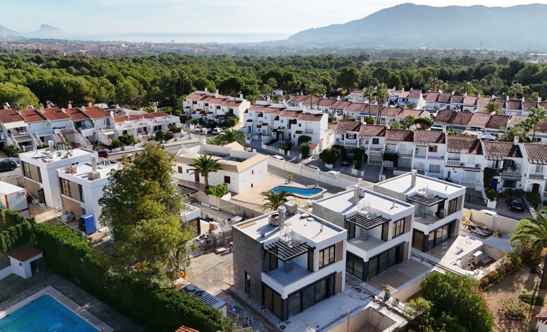 Resale -  Chalet / Villa -
La Nucía