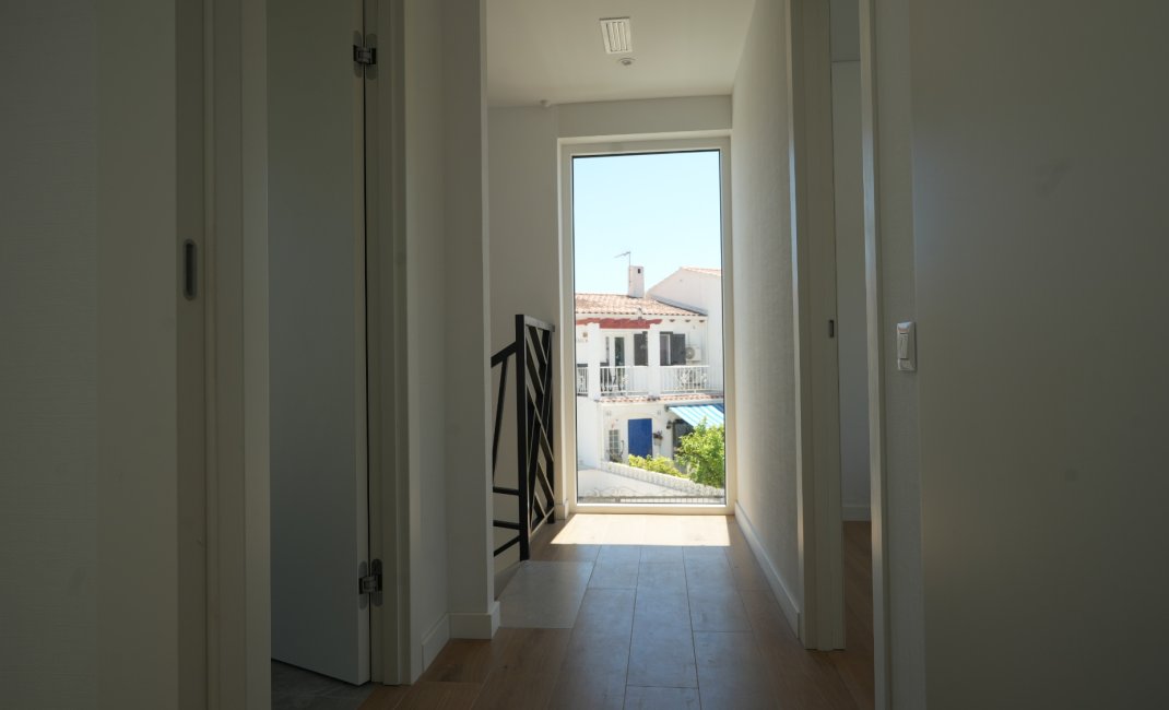Resale -  Chalet / Villa -
La Nucía