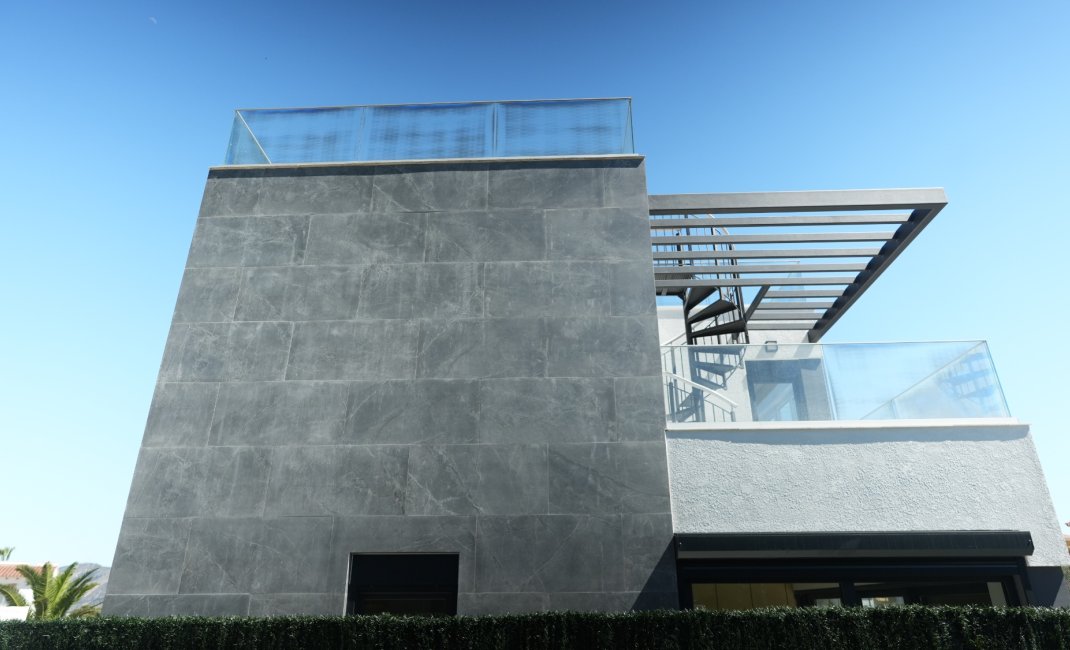 Resale -  Chalet / Villa -
La Nucía