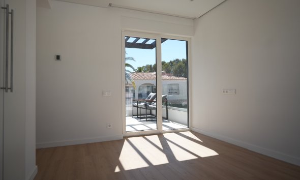 Resale -  Chalet / Villa -
La Nucía