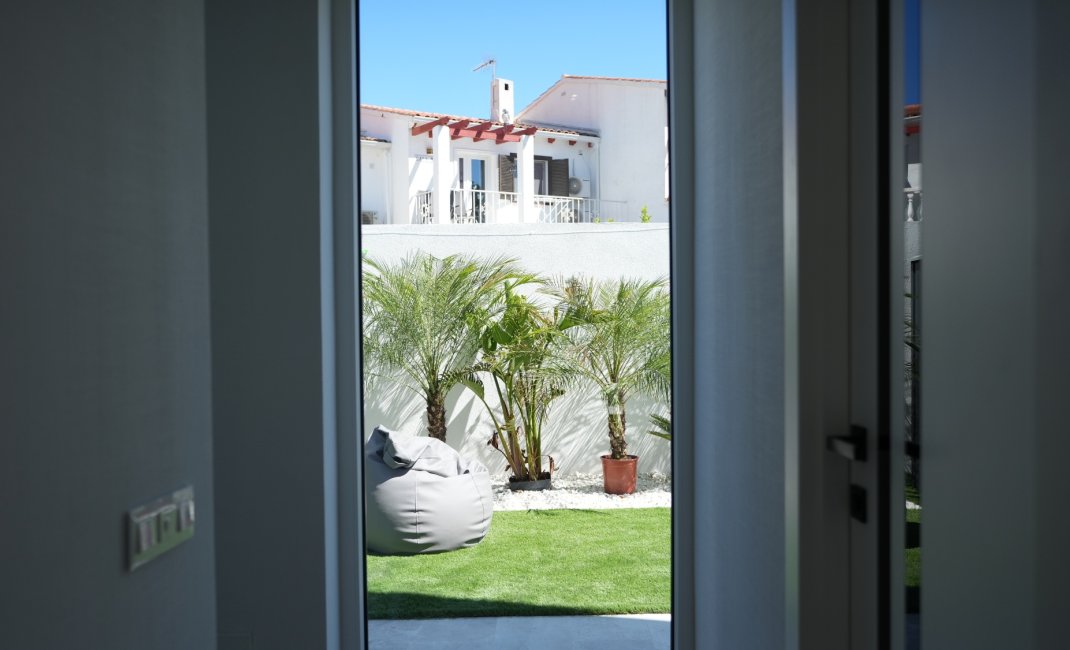 Resale -  Chalet / Villa -
La Nucía