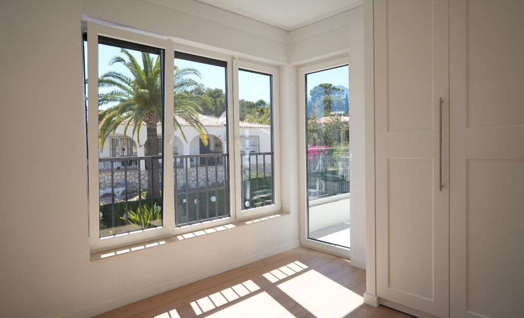 Resale -  Chalet / Villa -
La Nucía