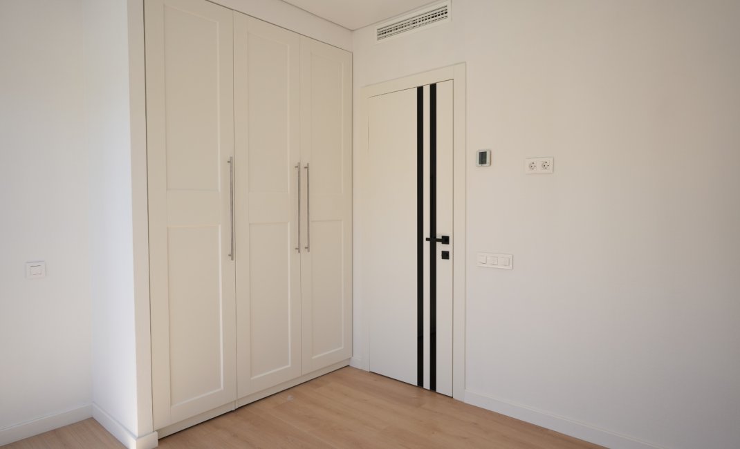 Resale -  Chalet / Villa -
La Nucía