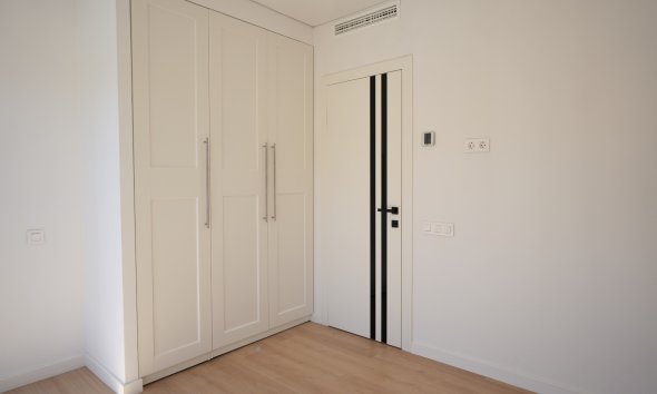Resale -  Chalet / Villa -
La Nucía