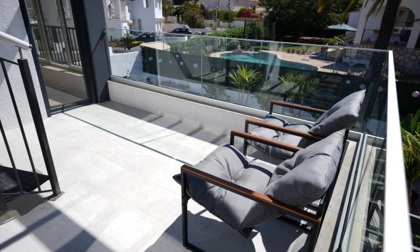 Resale -  Chalet / Villa -
La Nucía