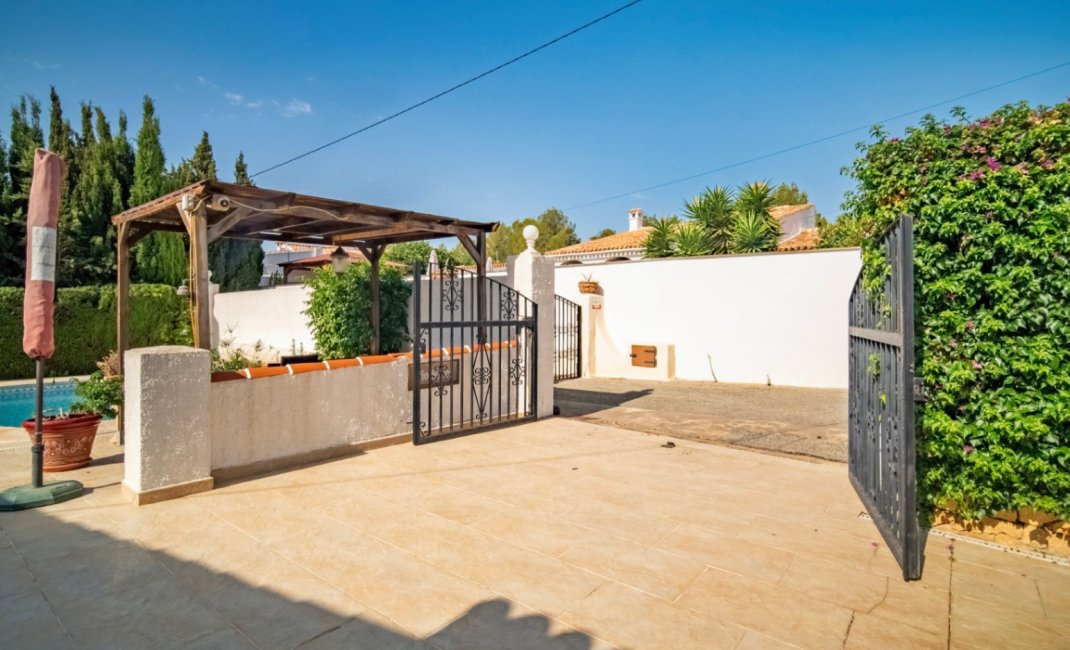 Revente - Villa -
Alfaz del Pi - El Romeral