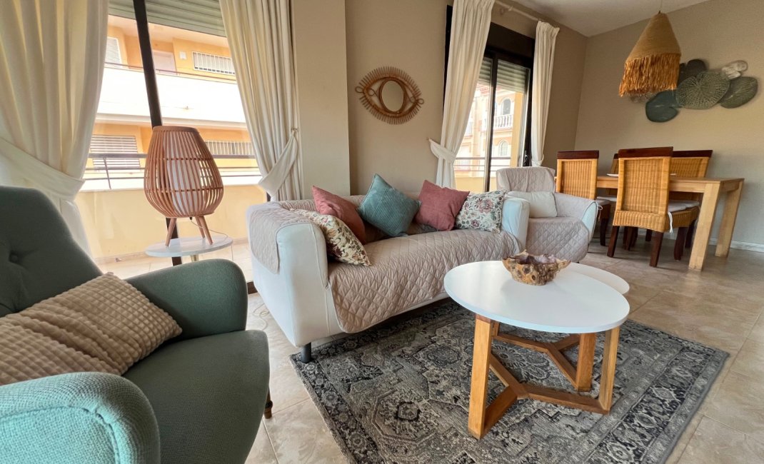 Location à long terme - Appartement -
Albir