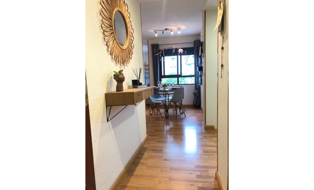 Location à long terme - Appartement -
Albir