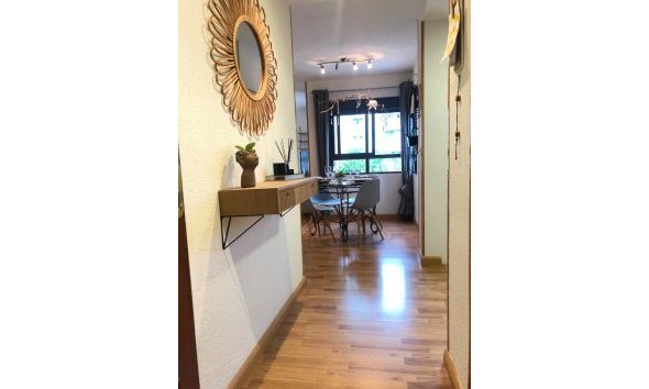 Location à long terme - Appartement -
Albir