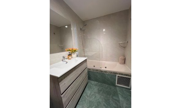 Location à long terme - Appartement -
Albir