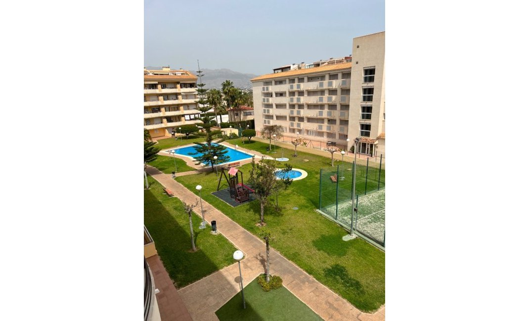 Location à long terme - Appartement -
Albir