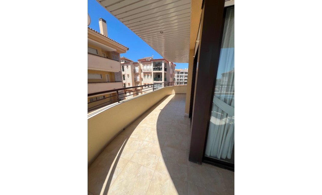 Location à long terme - Appartement -
Albir