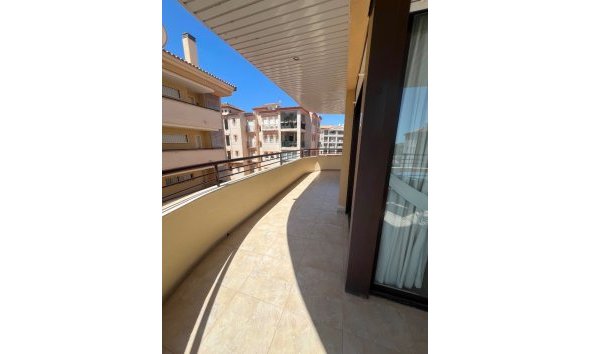 Location à long terme - Appartement -
Albir