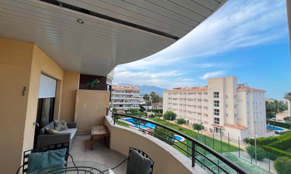 Location à long terme - Appartement -
Albir