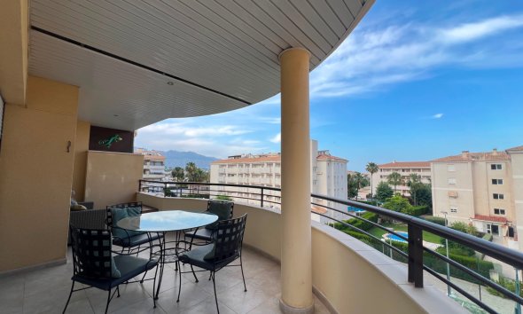 Location à long terme - Appartement -
Albir
