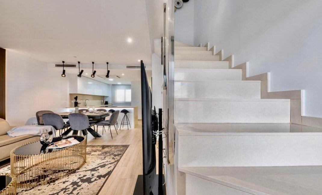 Herverkoop - Townhouse / Semi -
Finestrat - Urbanización
