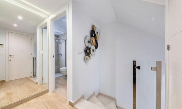 Herverkoop - Townhouse / Semi -
Finestrat - Urbanización