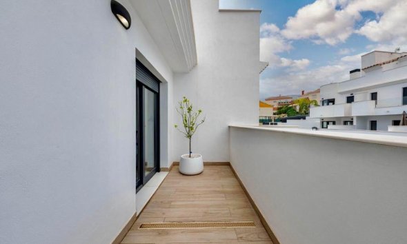 Herverkoop - Townhouse / Semi -
Finestrat - Urbanización