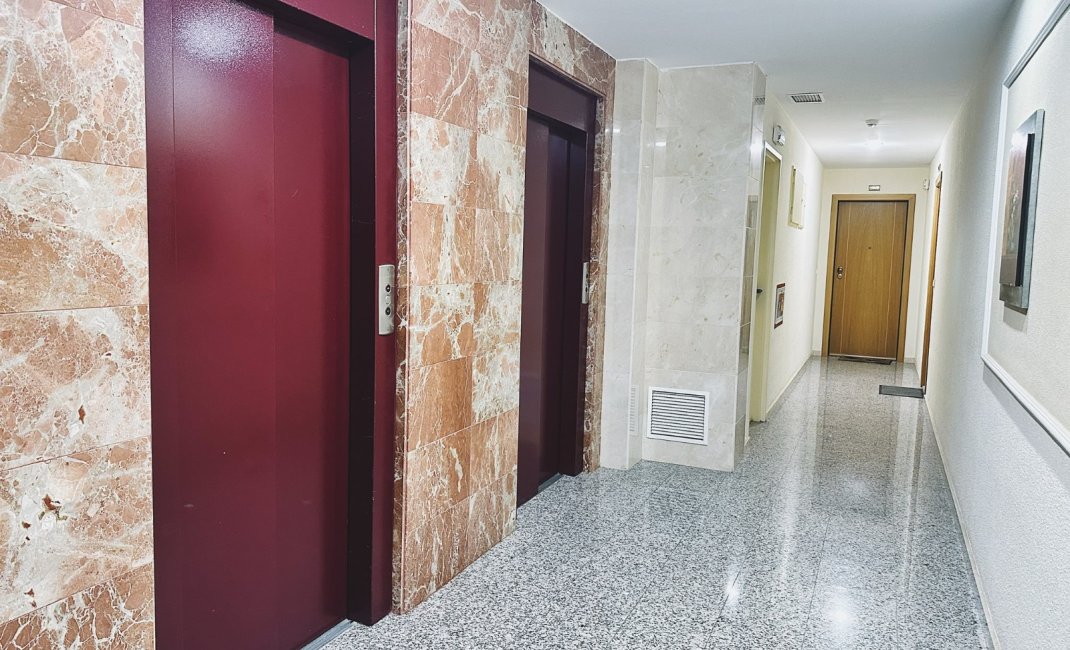 Resale - Apartment / Flat -
Benidorm - Zona de Poniente
