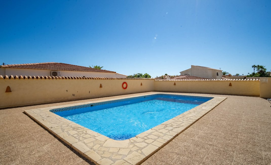 Resale - Villa -
Alfaz del Pi - Colonia Escandinavia