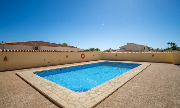Resale - Villa -
Alfaz del Pi - Colonia Escandinavia