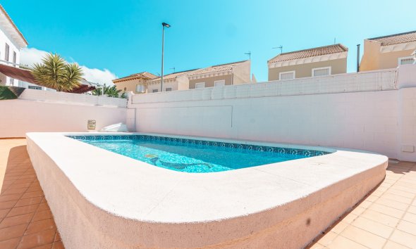 Lange Termijn Verhuur - Chalet -
Albir