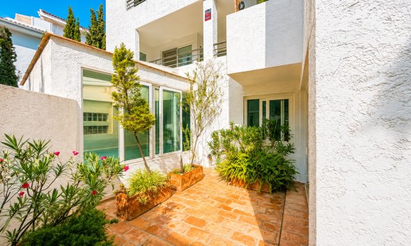 Resale - Villa -
Altea - Cap Negret