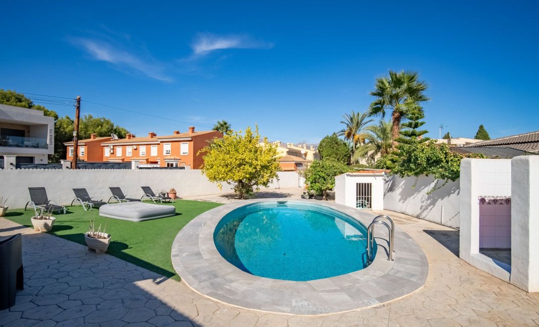 Resale - Villa -
Alfaz del Pi - Colonia Escandinavia