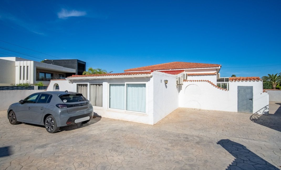 Resale - Villa -
Alfaz del Pi - Colonia Escandinavia